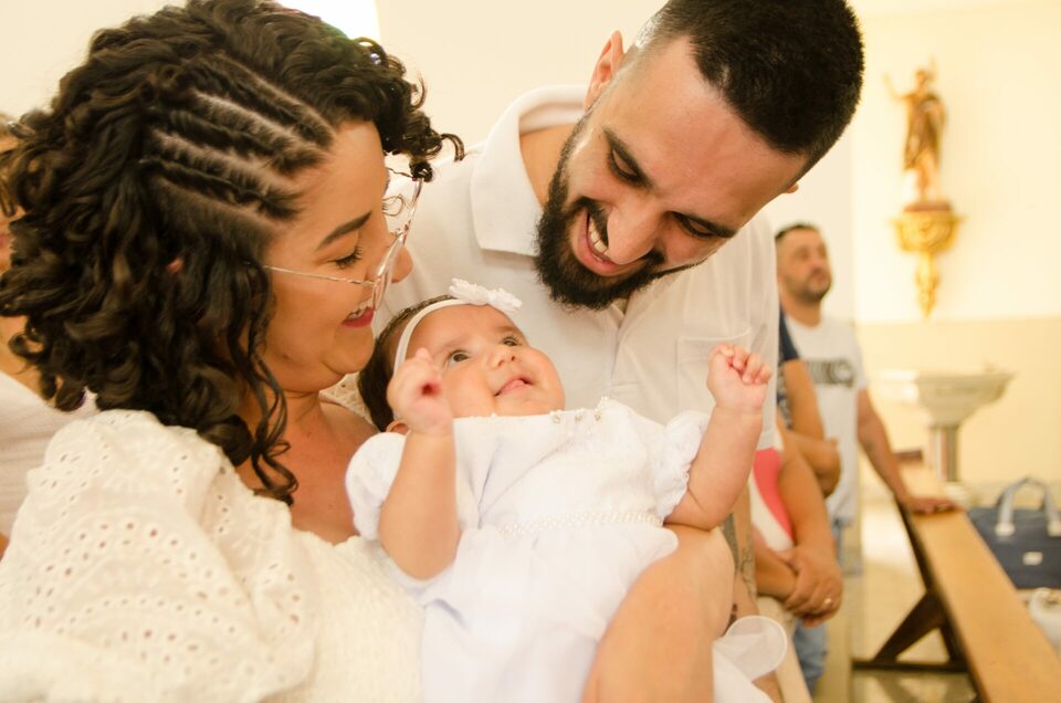 Batizado em Divinópolis-MG, na Paróquia Nossa Senhora da Guia - Fotógrafo Laura Brandão Fotografia