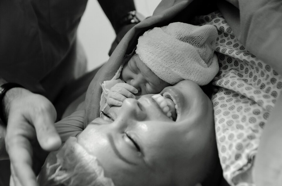 Parto da Clara, realizado no Hospital São João de Deus em Divinópolis-MG, com o Fotógrafo Laura Brandão Fotografia
