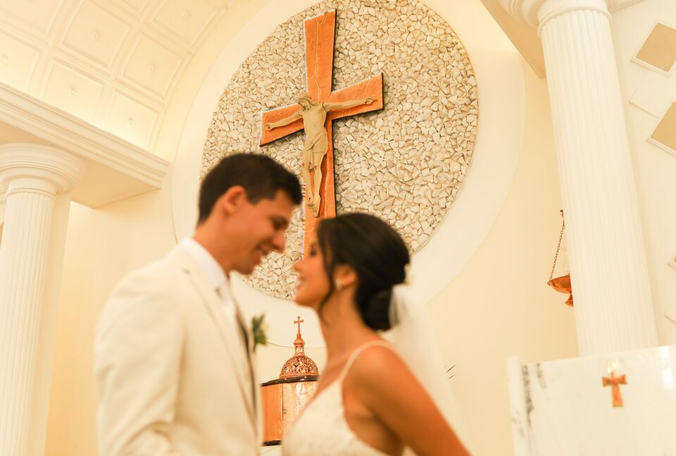 Casamento em Divinópolis-MG na Paróquia Nossa Senhora da Guia - Lorena e Marcelo - Fotógrafo: Laura Brandão Fotografia