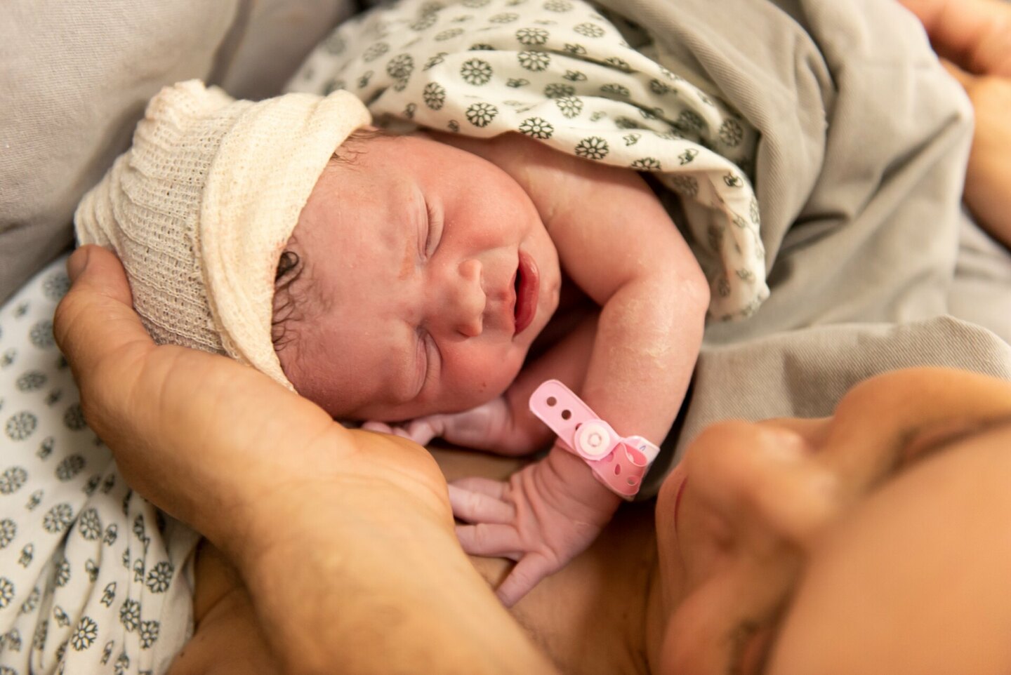 Parto da Isabelli, realizado no Hospital São João de Deus em Divinópolis-MG, com o Fotógrafo Laura Brandão Fotografia