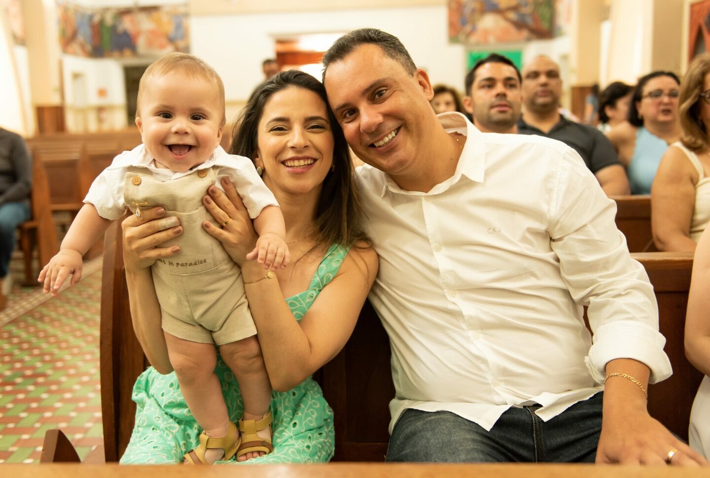 Batizado em Divinópolis-MG, realizado na Igreja Santuário Santo Antônio - Fotógrafo Laura Brandão Fotografia