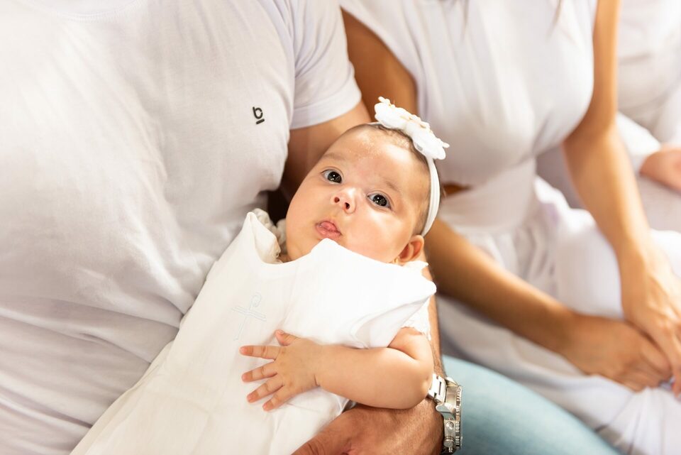 Batizado em Divinópolis-MG, na Paróquia Nossa Senhora de Fátima - Fotógrafo Laura Brandão Fotografia
