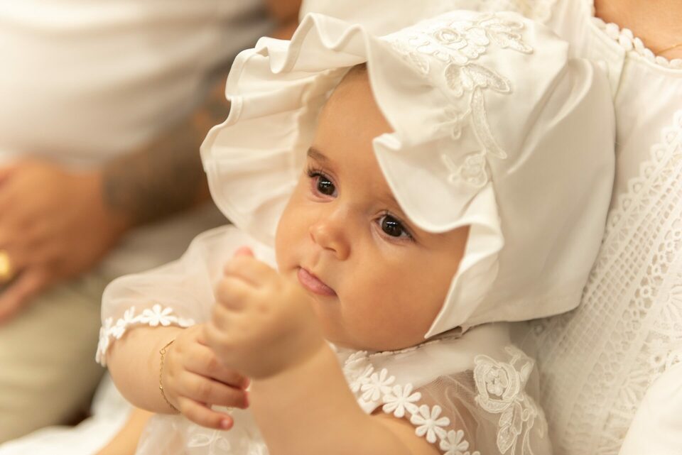 Batizado em Divinópolis-MG, na Paróquia São Cristovão - Fotógrafo Laura Brandão Fotografia