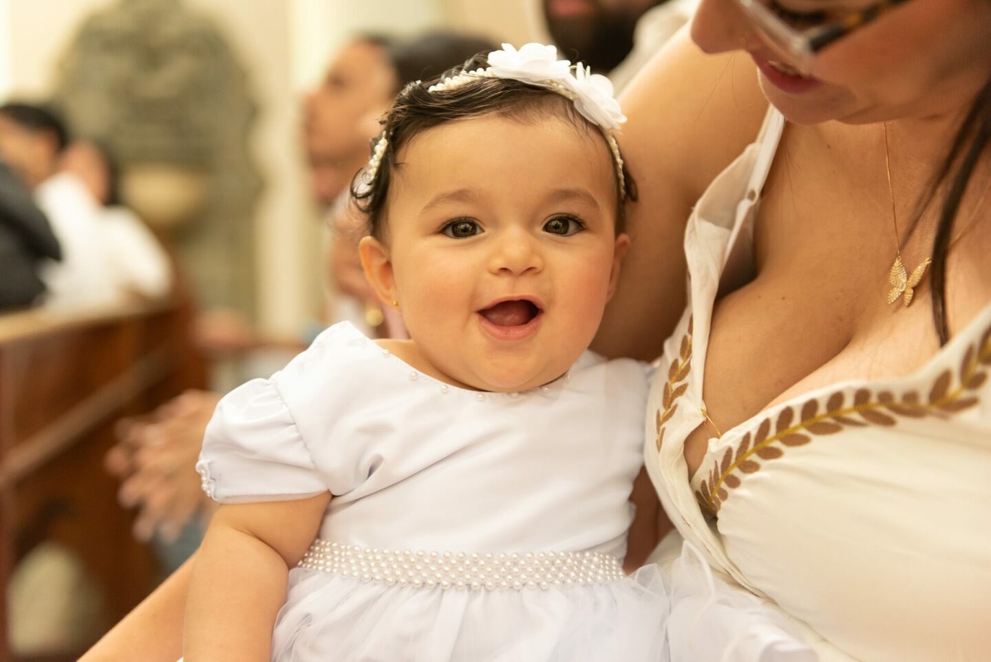 Batizado em Divinópolis-MG, na Paróquia Santuário Santo Antônio - Fotógrafo Laura Brandão Fotografia