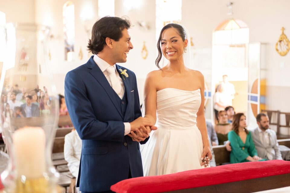 Casamento em Divinópolis-MG, na Igreja Nossa Senhora de Fátima, Anne e Gustavo - Fotógrafo: Laura Brandão Fotografia