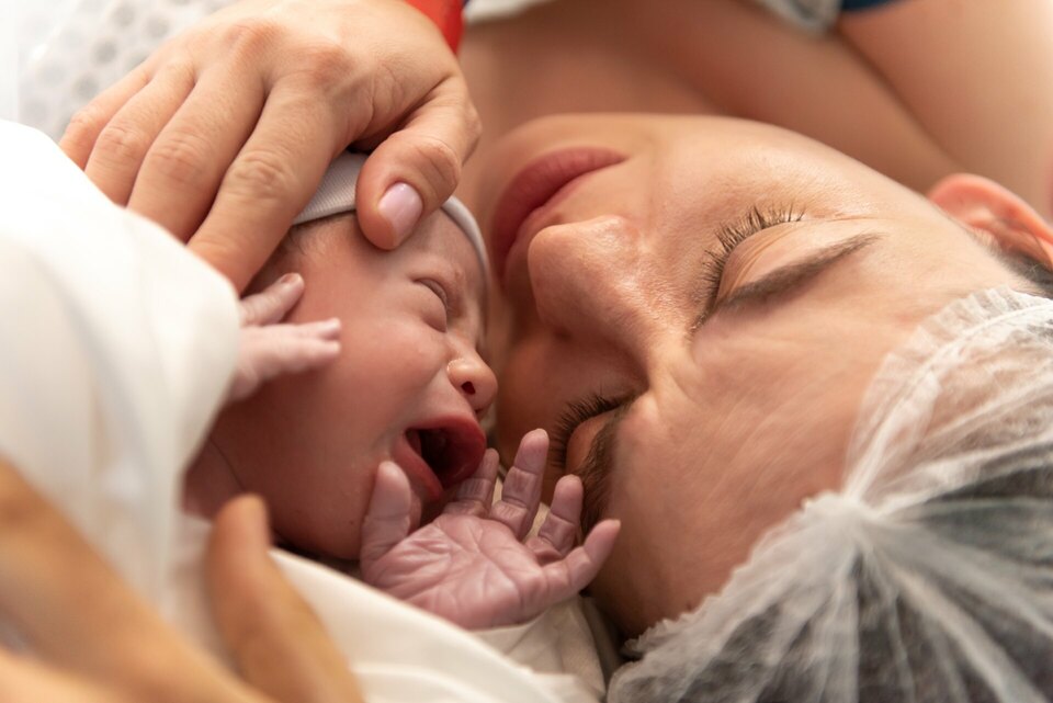 Parto do Fernando, realizado no Hospital Santa Mônica em Divinópolis-MG, com o Fotógrafo Laura Brandão Fotografia